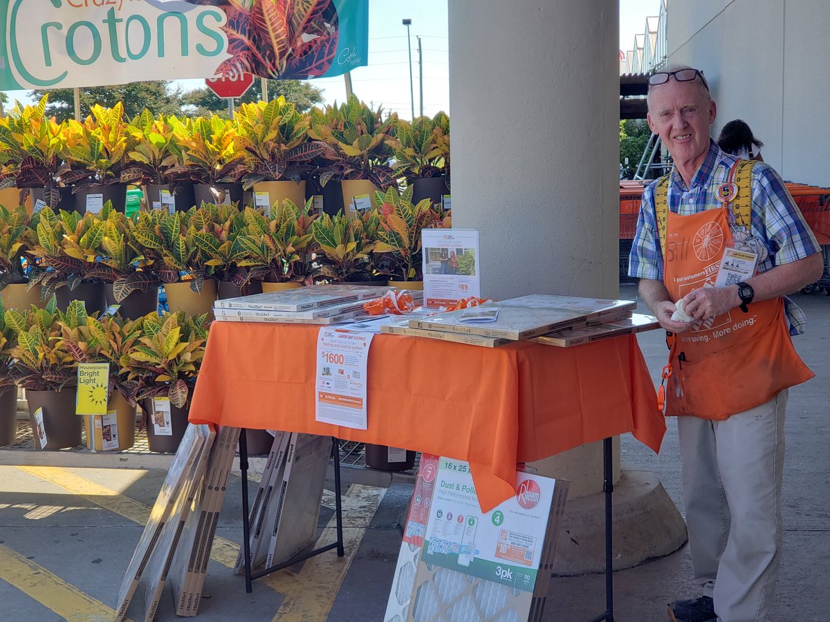 jennifer9674's tweet photo. #ServicesinD2 Happy Labor Day weekend! 2 HVAC, 1 fencing,1 countertop lead already on the books! Hot dogs and some fun cornhole for all to enjoy! @Brad_Peebles @ChrisBergHD @spartanbeast17 #pipeline https://t.co/Uhy6kMMoP0
