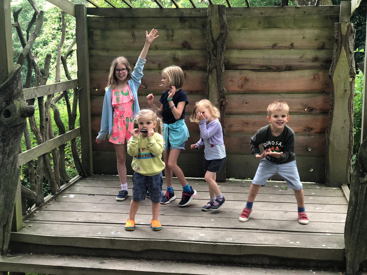 SAPlastic2018's tweet image. Upon leaving a cafe with the kids:

Waitress: “Would you kids like a balloon?”

Kids: “No thank you”

Waitress: “Are you sure?” *looks puzzled

My 10yr old: “We are sure, thank you. We try to be plastic free.”

Me: Almost burst with pride.