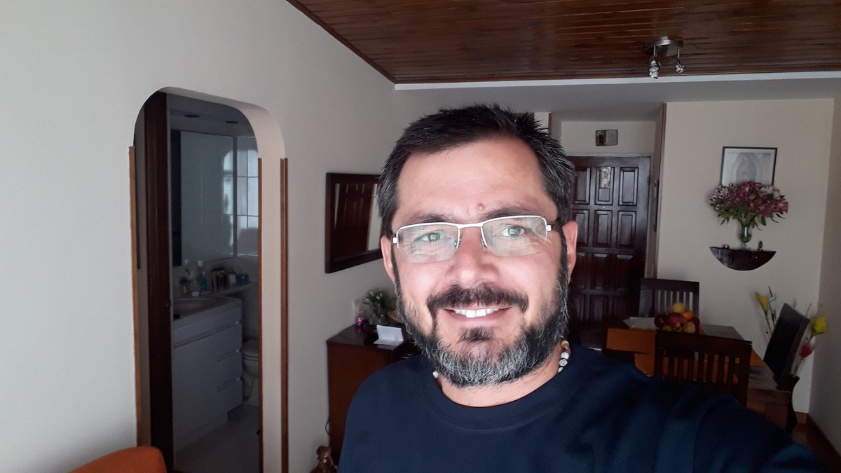 jairohruize70's tweet photo. Definitivamente toco usar medidas drásticas para amansar mi pelo de flecha. #MocoDeGorila 💪 https://t.co/66x3zQfwbb