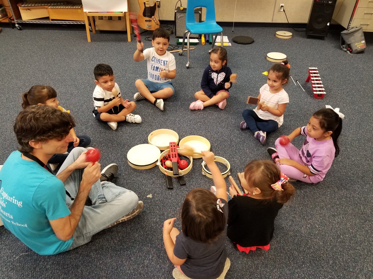 RoxanneRRISD's tweet photo. Training the ear to identify different sounds helps us learn and be safe. Mr. Massey has done a Fine job at making it meaningful to our PK students at Voigt! @VoigtAIA_RRISD @MargoVogelpohl @tshanahan5
#thisisPK #onefamily @RRISDPK https://t.co/NMb9TIomN6