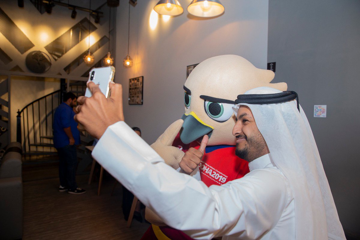 IAAFDoha2019's tweet photo. Falah the falcon 🦅 was in a visit to Umm Salal city promoting athletics and inviting fans to cheer for their favourite athletes at #Doha2019!

#FollowFalah https://t.co/0qMifPCVtA