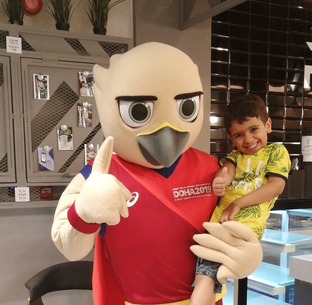 IAAFDoha2019's tweet photo. Falah the falcon 🦅 was in a visit to Umm Salal city promoting athletics and inviting fans to cheer for their favourite athletes at #Doha2019!

#FollowFalah https://t.co/0qMifPCVtA