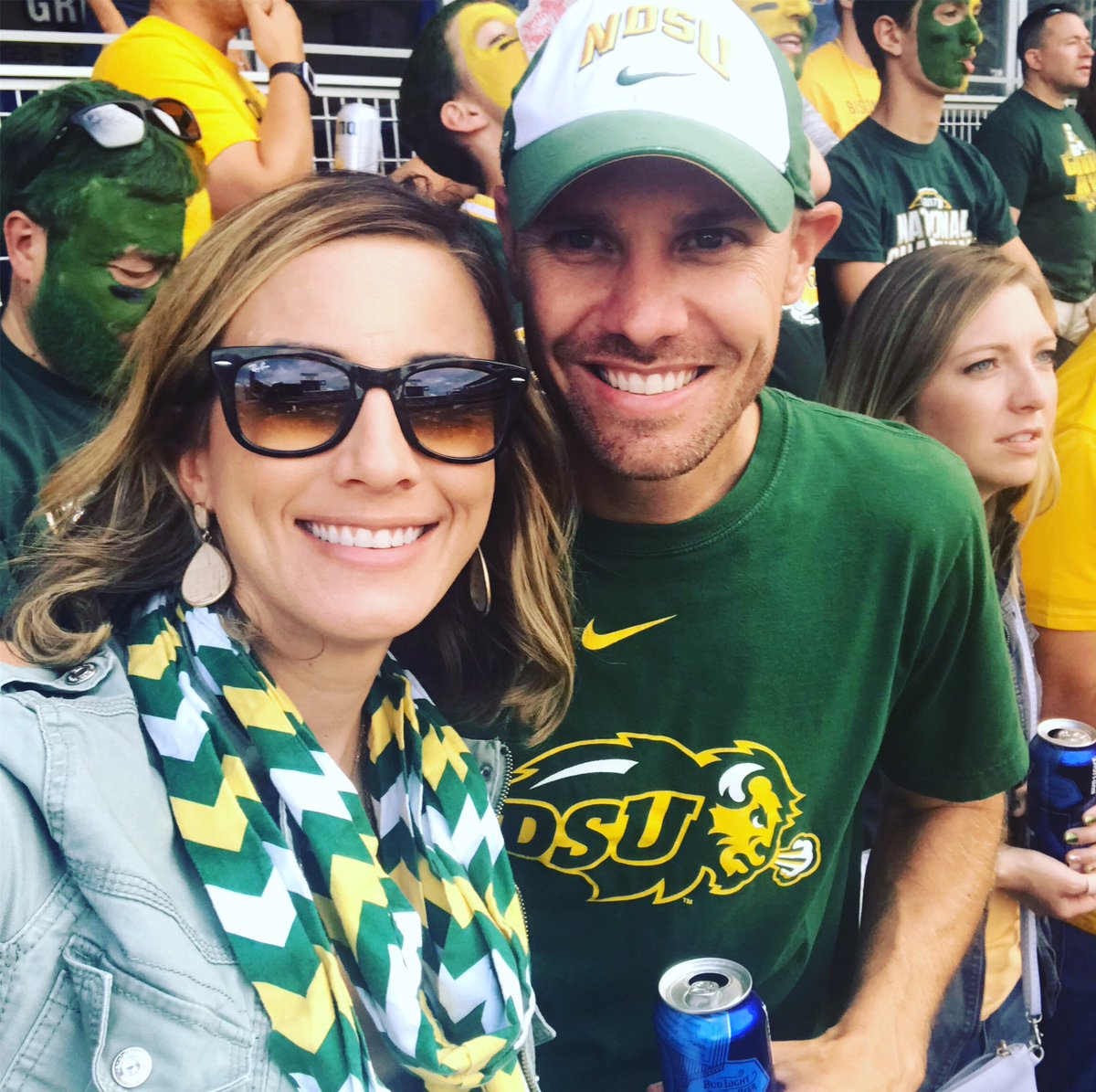 jessbernstien's tweet photo. GO BISON!
#PioneerGameFace #ndsu https://t.co/wY5kqwYLEo