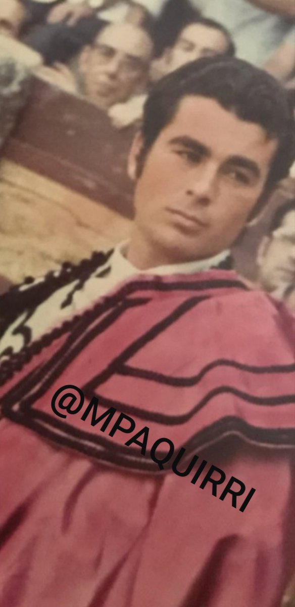 MPAQUIRRI's tweet photo. #EntrePaquirriYYo
PENSAR EN LA #Goyesca de #Ronda ES RECORDARTE A TI. DEJASTE COSAS TAN BONITAS COMO ESTA FOTO, MI QUERIDO PAQUIRRI. UN PEDACITO DE TI ESTA ALLÍ, LO MISMO QUE EN MI CORAZÓN PORQUE TU ERES #MiHeroe https://t.co/hHcrjEPt6X