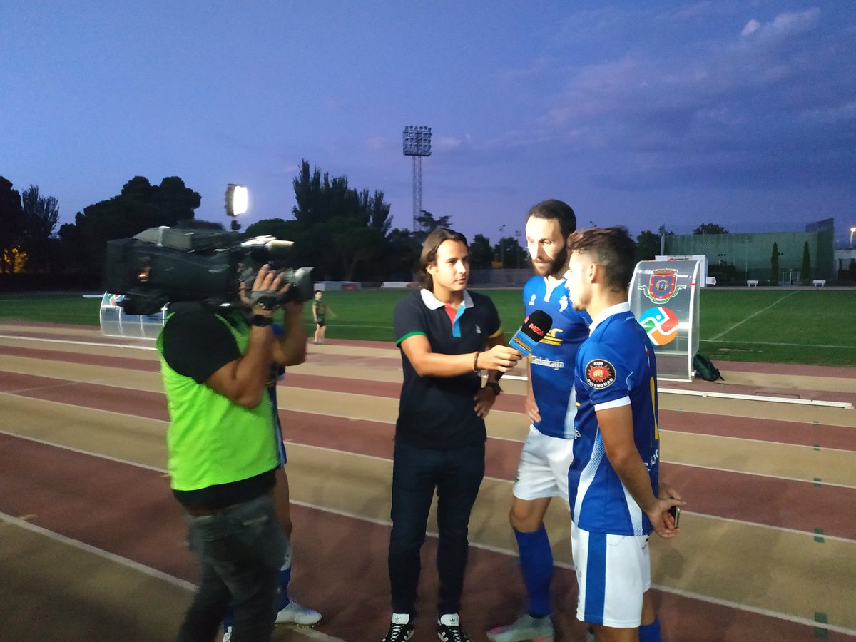 Bueno ya tranquilos en casa... 👉🏻¡Ahí va una de DERBI!. Todos esperábamos algo más, pero solo por el ambiente ha merecido la pena. Gracias <a href="/CDManchegoCReal/">Club Deportivo Manchego</a> y <a href="/cspuertollanocf/">CS Puertollano CF</a> por vuestra grandeza.  Y gracias en especial a <a href="/darimartin77/">Darío Martín</a>, ya veréis porqué!😁
#TerceraCLM 🔴⚪
