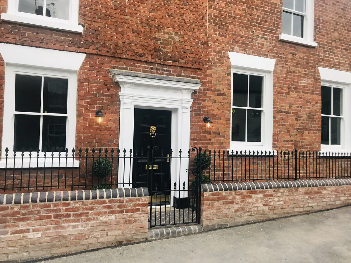 dee_hadley's tweet photo. Our beautiful new clinic... #amazingvibe #aestheticsatitsbest #BeautoxologyClinispa https://t.co/TO69lxF7AY