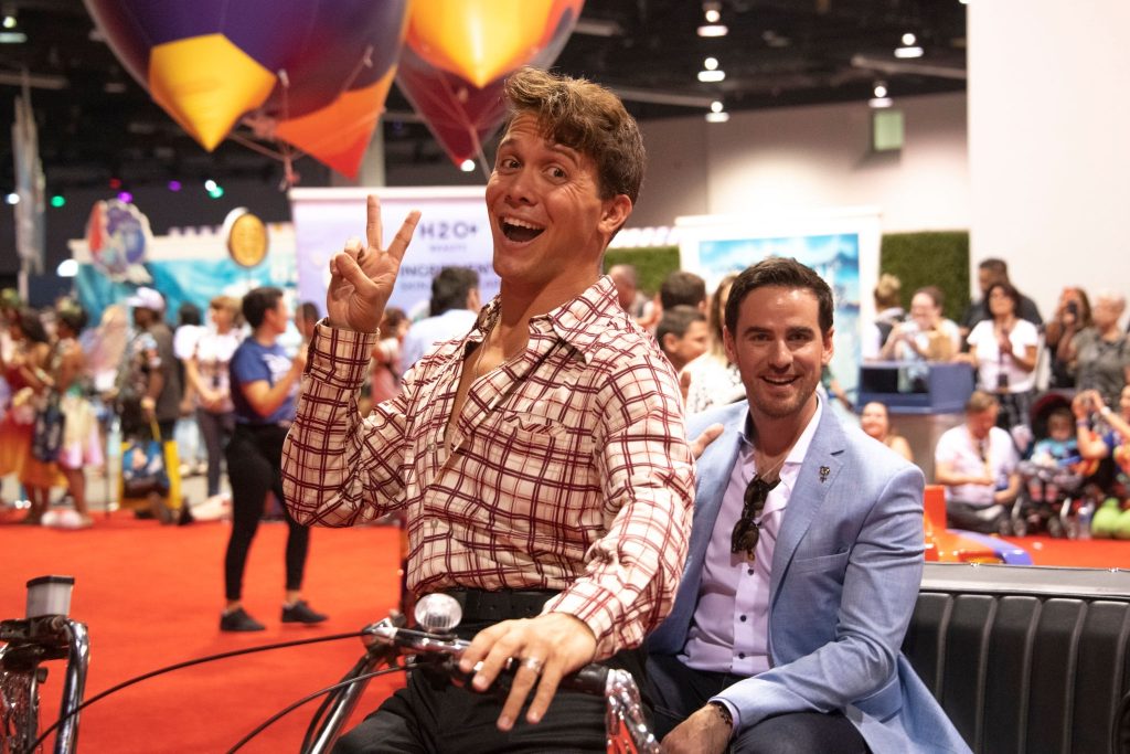 Codonoghuecom's tweet photo. Photos: Colin O'Donoghue at D23 Expo 2019 - https://t.co/oqyOCtBSWZ @colinodonoghue1 https://t.co/T89mOEXHnd
