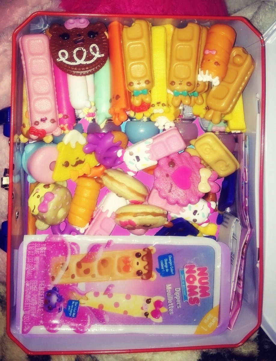Miichel701's tweet photo. #numnoms #toys #snackables #kawaii #food #cute #toycore #pink #collectibles #collection #collect #toywave #kidcore #aesthetic https://t.co/H6NOGoqSzQ