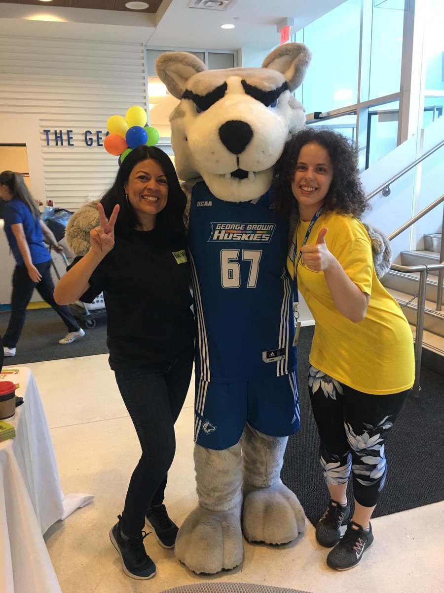 MariaJacobaF's tweet photo. Two mores successful move-in days today! Thanks @GbcEats @Sheridan_Eats ⭐️⭐️ couldn’t be prouder!! SEP here we go!!! 🔥🔥 https://t.co/AVytvdoGo5