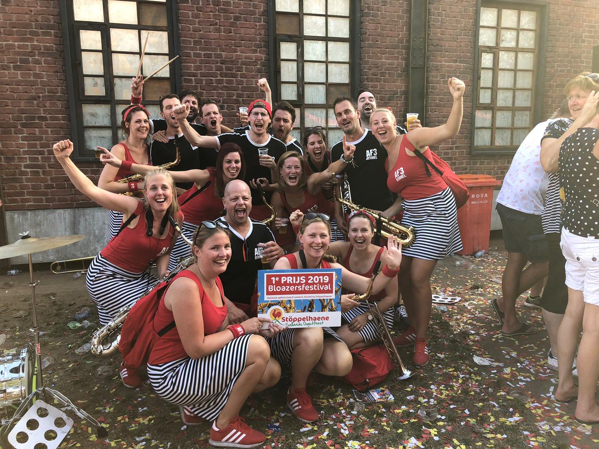 WINNAARS: Alarmfase 3 wint het Bloazersfestival van 2019! Gefeliciteerd namens de Stöppelhaene! #Bloazersfestival #SH19 #Winnaars