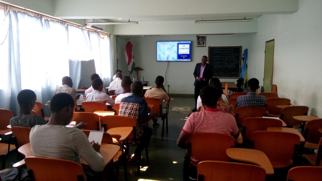 ABEM-SCORP BURUNDI (@scorpburundi) on Twitter photo Le leadership, c'est le fait d' influencer les autres pour la réalisation d'une vision.
Le leadership se caractérise par :
▪une bonne vision
▪la capacité de convaincre
▪la credibilité
▪le sens d' organisation
dixit:Mr Raphaël NAHAYO <a href="/abem_burundi/">ABEM Burundi</a> <a href="/Aniyonizigiye/">Acher Niyonizigiye, PhD</a> Le leadership, c'est le fait d' influencer les autres pour la réalisation d'une vision.
Le leadership se caractérise par :
▪une bonne vision
▪la capacité de convaincre
▪la credibilité
▪le sens d' organisation
dixit:Mr Raphaël NAHAYO <a href="/abem_burundi/">ABEM Burundi</a> <a href="/Aniyonizigiye/">Acher Niyonizigiye, PhD</a>