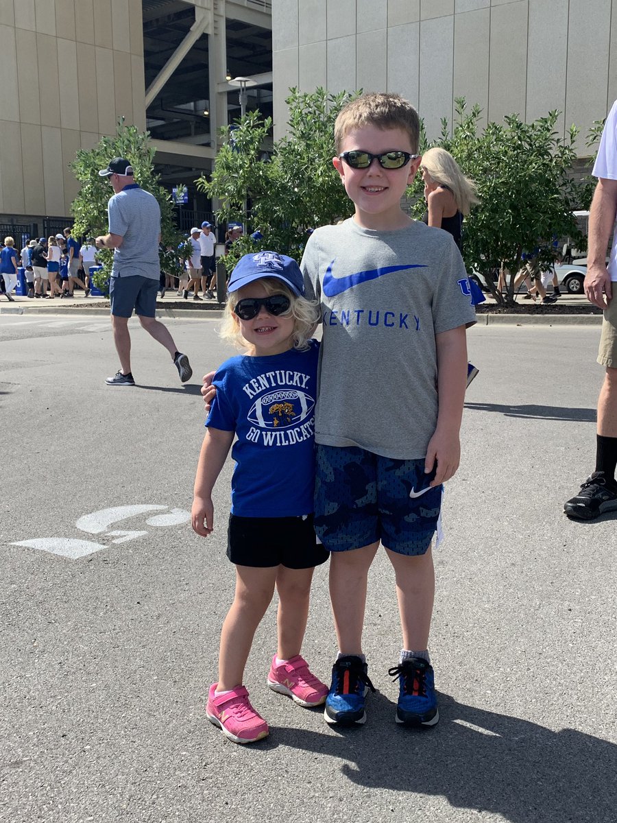 mgdowns's tweet photo. #WeAreUK https://t.co/yZS0ivNAJW
