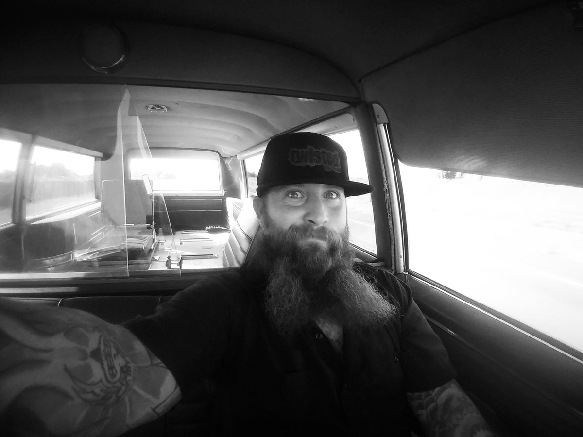 JonGoddi00's tweet photo. Find yourself today.. Be you're own King or Queen.  Stop being a slave to the entertainers... Be YOU! 

#powerinyou #realvampire #vampirelife. #vampire #notfake. #bereal #wicca
 #wiccan
#hearselife. #deadsled. #combocar #cadillac https://t.co/xuS6LPzrVg