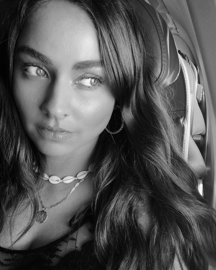 badpostclaudia's tweet photo. gorgeous 🖤 @claudia3martin https://t.co/6NPvJog8Ax