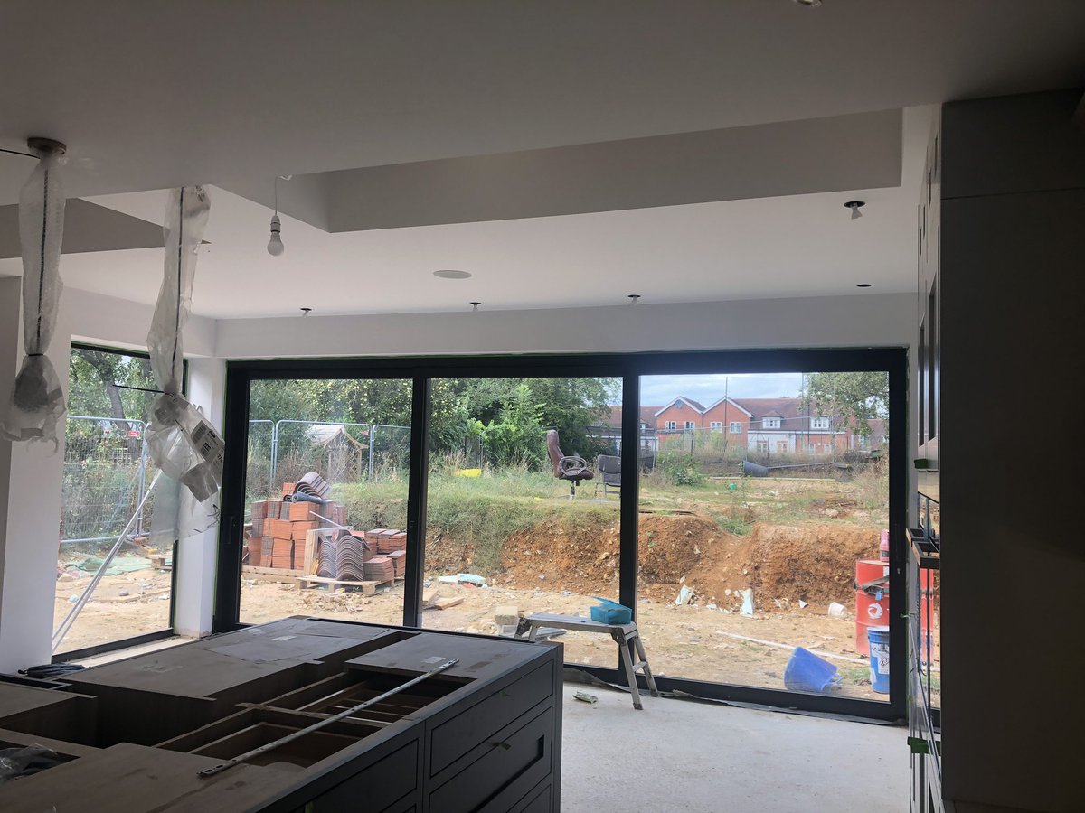 Another beautiful install completed in St Albans,Here we installed our R9 flush casement white woodgrain windows and doors and  Reynears Cp130Ls patio doors finished In 7016m 9005M Jet Black Matt,A perfect combination of modern and traditional 😍👌