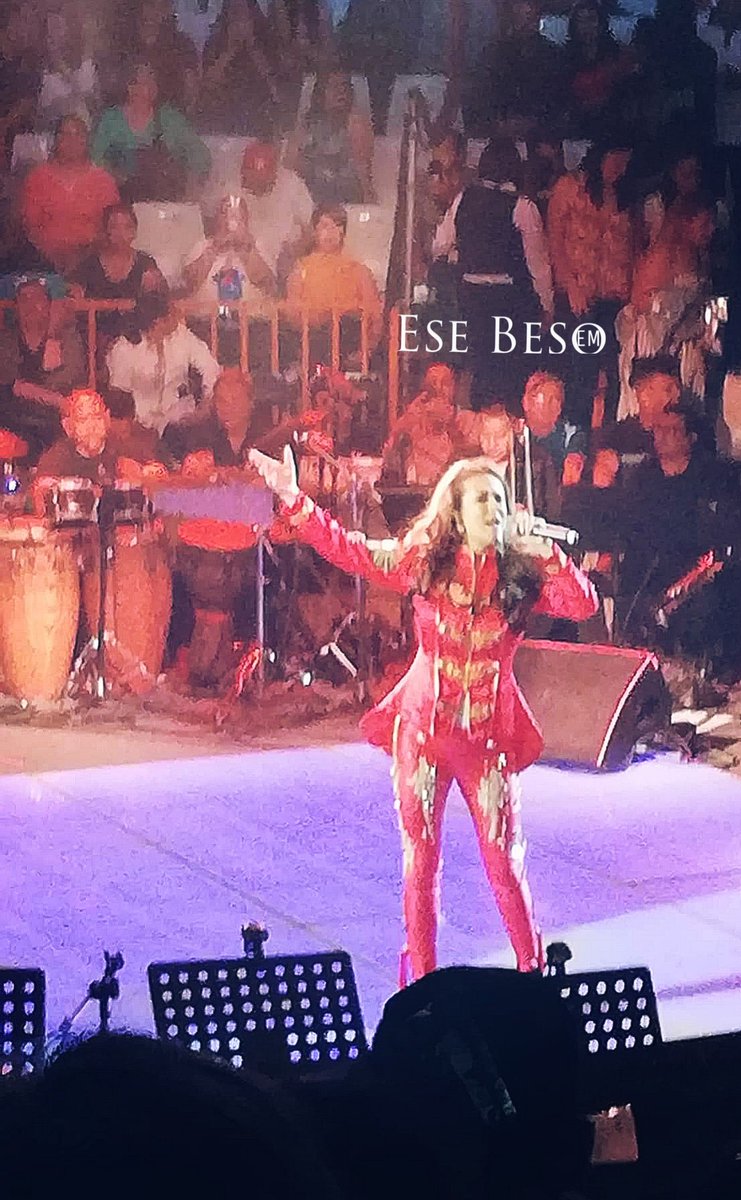 EseBesoJalisco's tweet photo. Te compartimos momentos inmortalizados por nuestro marquezo #Rhaphahell quien logró capturar grandes postales de nuestra reina anoche en Tijuana.
#EseBesoMéxico siempre en #ApoyoIncondicional y #EseBesoBC #SiempreContigo
#EdithMárquezTijuana
@EdithMarquezL https://t.co/fwTv58Ekiy