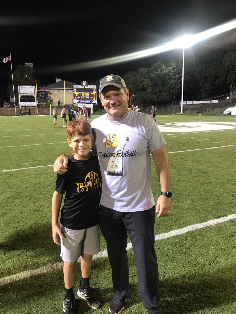 cmac2405's tweet image. Special shout out to my favorite high school football coach, but even more, my friend @CoachChadRogers and all of the @DenisonFB coaching staff and players on keeping the Ax right at home. I appreciate this man and his friendship. Congrats Coach. #beablessing #7peat #IGTBAYJ