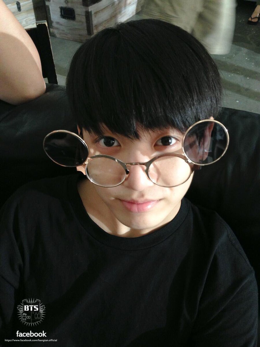 moreLoveMyself's tweet photo. 청년이된 정국아 생일 축하해
우리 행복하자 항상 응원할께
.
.
문득 소년 정국이가 생각이나
그때도 아꼈고 지금도 아꼈던
너의 청춘을 기억하고 사랑해
#GoldenJungkookDay
#AlwaysWithYouJungkook
#AlwaysBeHappyJK
#BrightestStarJK
#1stSeptemberMiracle
#정무행알
@BTS_twt https://t.co/xgkVqFzyfe