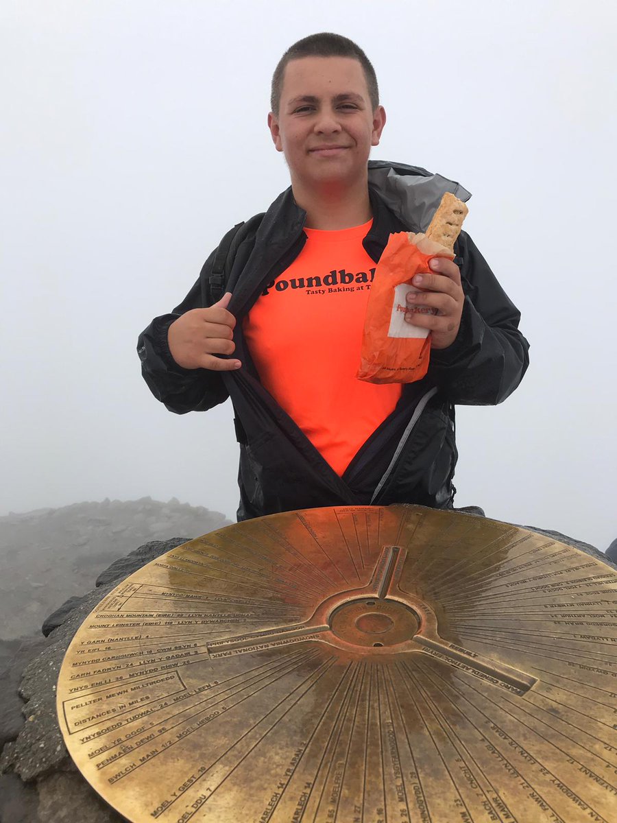 jberrybrass's tweet photo. Thankyou to everyone who sponsored me for my Snowdon climb (especially poundbakery). Reached summit in 3 hours after fighting against the 50 mile an hour winds and horizontal rain. So today poundbakery sausage roll would have had been the highest sausage in the UK @Poundbakery https://t.co/uzgCr8vOAe