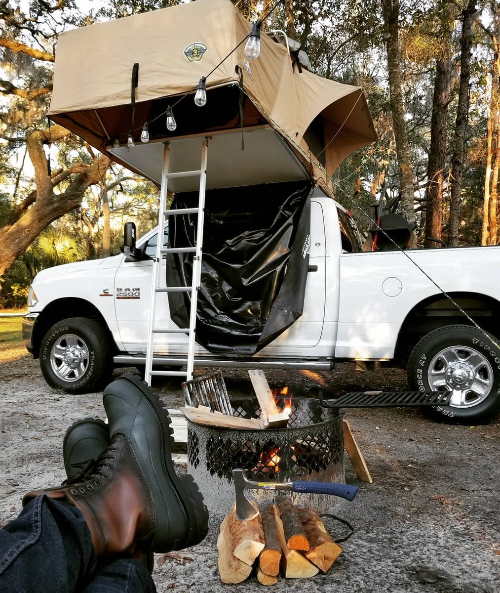 #repost @tastycamper
Jobs fill your pockets, adventures fill your soul
#campfire #campground #tuffstuff4x4 #overlanding #camping #fryeboots #estwing