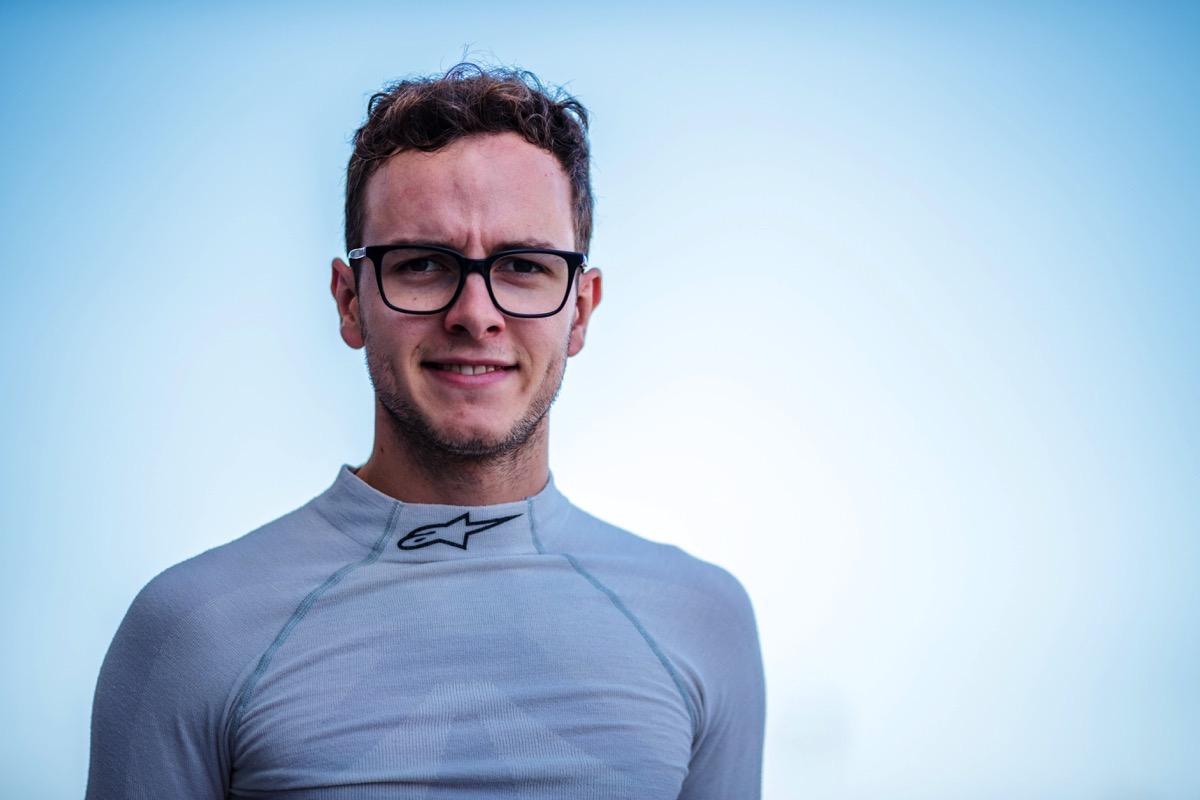 Dezeno_'s tweet photo. Il avait un avenir certain pour aller en F1, la malédiction des français qu'on peut appeler ces drames, avec Jules et maintenant Antoine, Repose en paix , et passe un bonjour à notre pilote marussia préfèré la haut... #RIPAH https://t.co/Ieysmm52kt