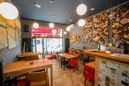 uVibeApp's tweet photo. We wish you a Saturday full of joy and big cups of wine --> Abel's Wine Bar in Bucharest can help you with that.Get the app ➡️ https://t.co/7zgrnK8sdy 🖤
#bucharest #pub #bar #bartenderschoice #tanqueraygin #lovedrink #bestcocktail #barfly #brooklynbar #thatteamlife #moxyhotels https://t.co/Si0rwEc1YM