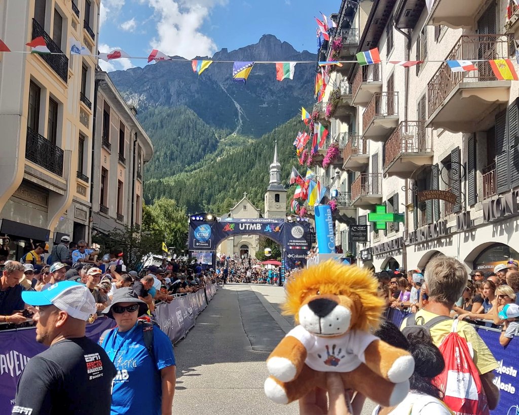 AC_ActiveMinds's tweet photo. #ActiveArchie is loving the buzz around @UTMBMontBlanc this week. He even got a high5 from the winner of this year's UTMB. https://t.co/qtnEcd1UeT