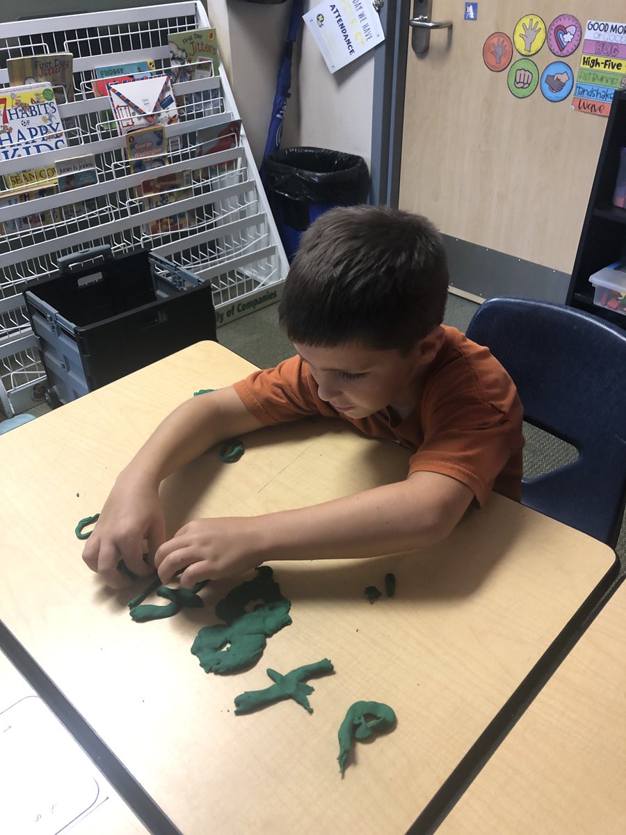 Rigginsbraves's tweet photo. Expanded form with play dough #cisdmakeitfun @NES_Braves https://t.co/Bkl4Y1k015