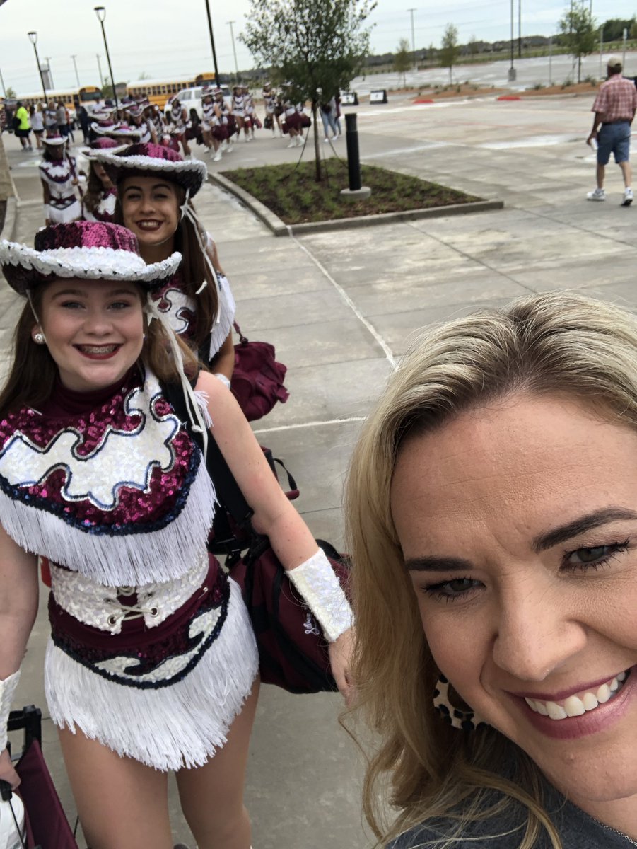 Lett_SRDs's tweet photo. @GISDArts So proud of the Silver Rhythm Dancers! #perfectforms #yayyardlines #DreamTeam Amazing memories were made with so many more to come! @BlakeyNet https://t.co/BqQy48u3FP