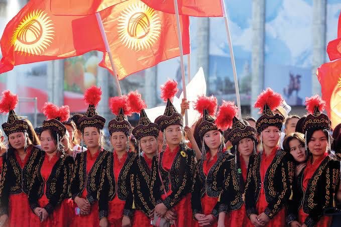 Нация киргизы. Киргизия народ. Культура Киргизии. Народность киргизы. Кыргызстан люди.