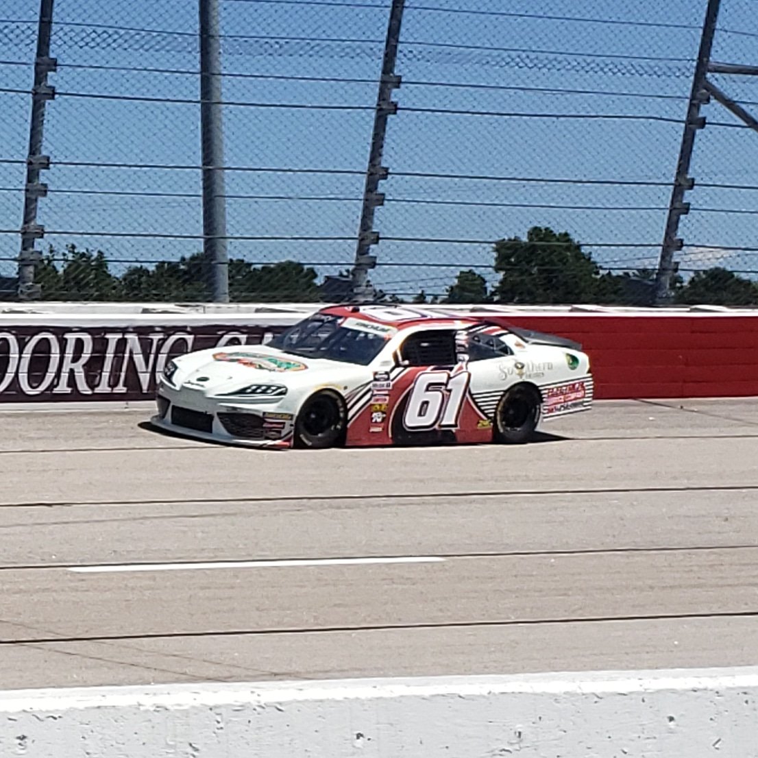 ChadFinchum's tweet photo. After qualifying, Chad reported he was a bit more conservative than he should have been, and feels it will be good in the race. #supra @AppleBarnTN @greatsouthhomes @ToyotaKingsport #AmericanStandardHVAC #ElectricalServiceCompany #texasroadhousekingsport @TooToughToTame https://t.co/fnjwCFZKub