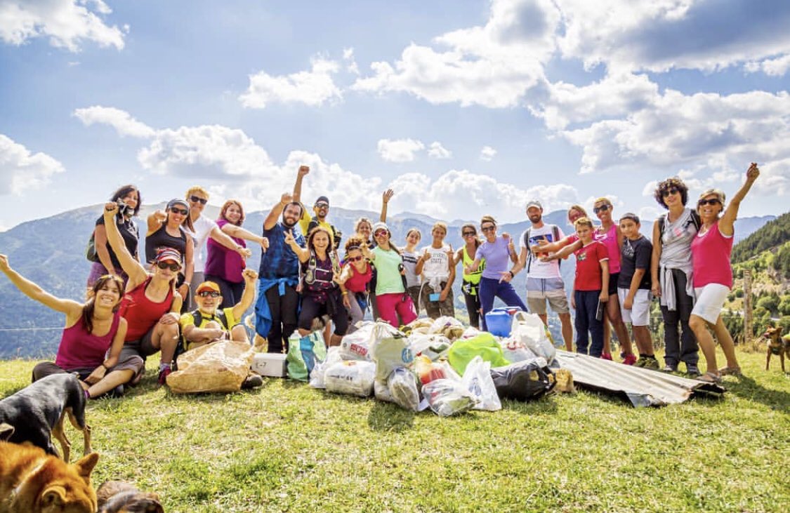 bordapi's tweet image. Una imatge val més que mil paraules 💚 Moltes gràcies a #rastrezero i #dianatorracentre per la iniciativa, i moltes gràcies a tots/es els que heu participat i ho heu fet possible. Per un muntanya neta ♻️