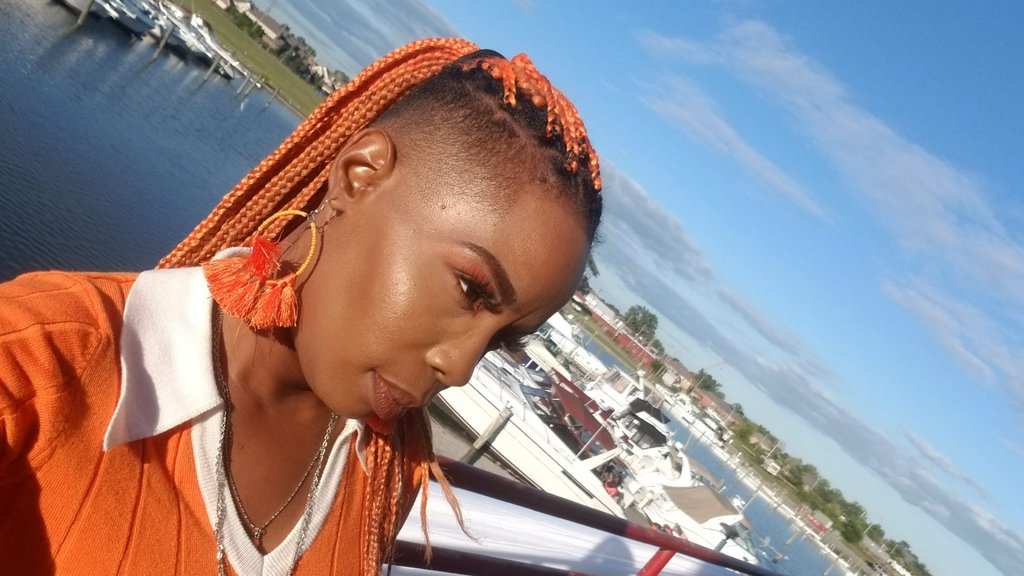 MylleLuvsMakeup's tweet photo. đ€© Saturday Glow đ€©
#Myllelovesmakeup
#mlm #mua #ohiomakeup #columbus #beauty #brownmelaninmakeup #undiscovered_muas #colourpopcosmestics #anastasiabeverlyhills
#nyxcosmetics #shapetape #blackopal #orangehair
#naturalhair #nerd #makeup #makeupartist https://t.co/uM5JdmO6Co