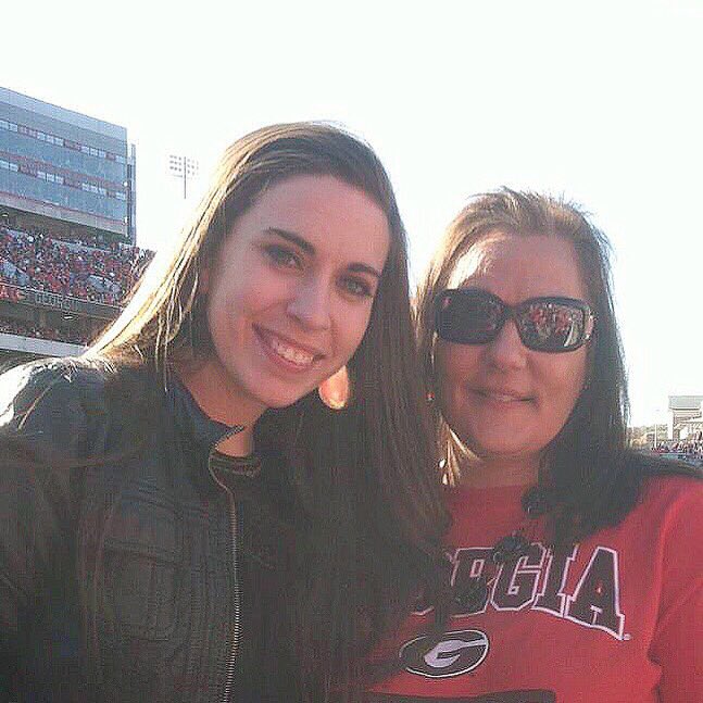 gethiggywithit_'s tweet photo. You would have already had something going in the kitchen &amp; college game day on the tv. We picked on you for your undying love for the dawgs, but today I honor that. You lit up when you had on your red and black. For you mom, GO DAWGS, SIC EM! ❤️🖤@GeorgiaFootball @KirbySmartUGA https://t.co/3GgG95NpPc