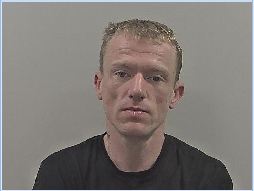Humberbeat_NL's tweet photo. Humberside Police would like your help in locating Archie POLLOCK, a 30 year old male known to frequent the Jackson Road and Cliff Street areas of Scunthorpe. He may be able to help police with their enquiries. Call 101 quote Ref 16/98880/19. Thank you. 
#lookingforyou https://t.co/CqELJkUYj2