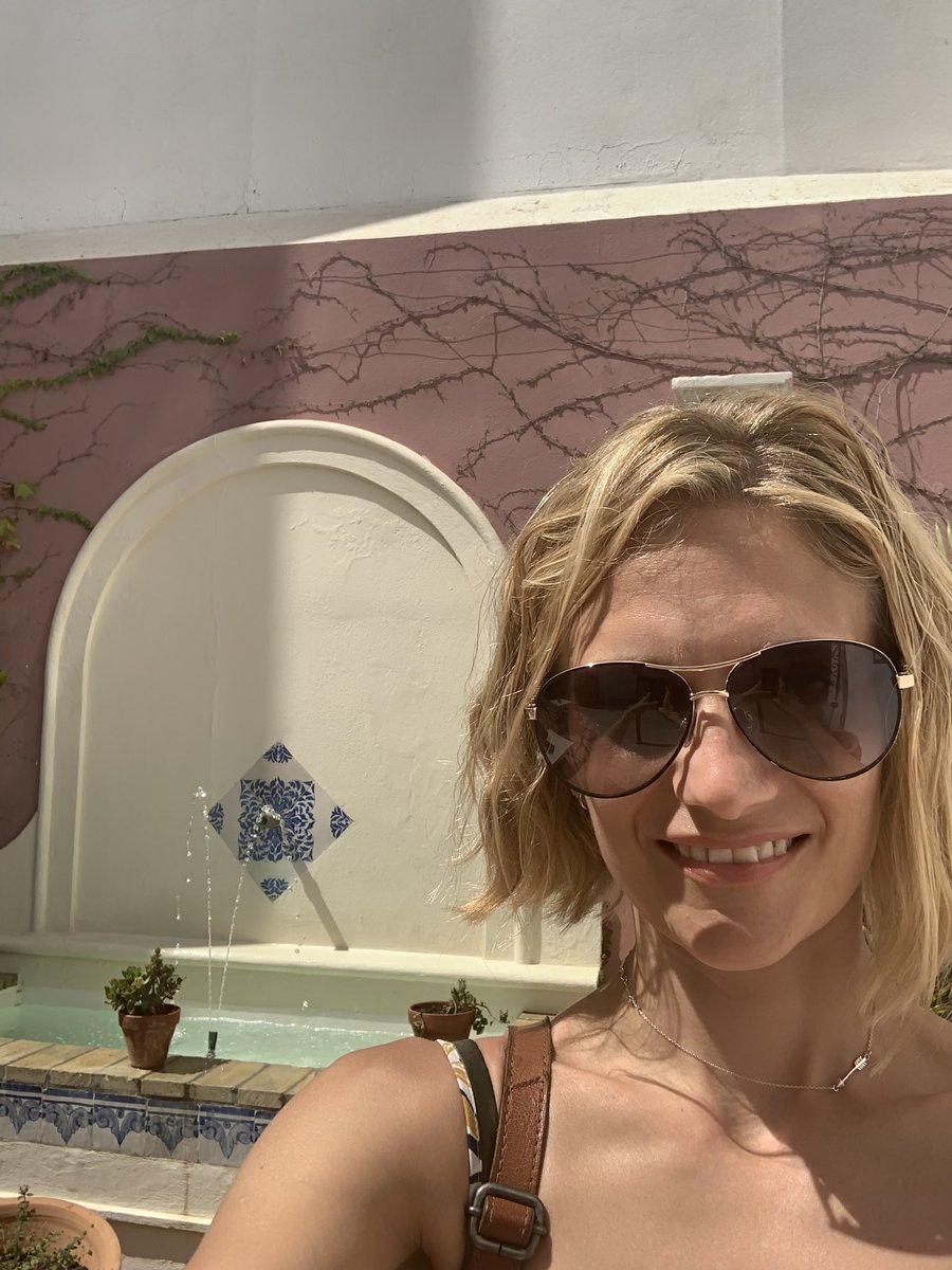 I’m back from my summer break and raring to go! Looking forward to all the lovely cakes in the next couple of months 🍰