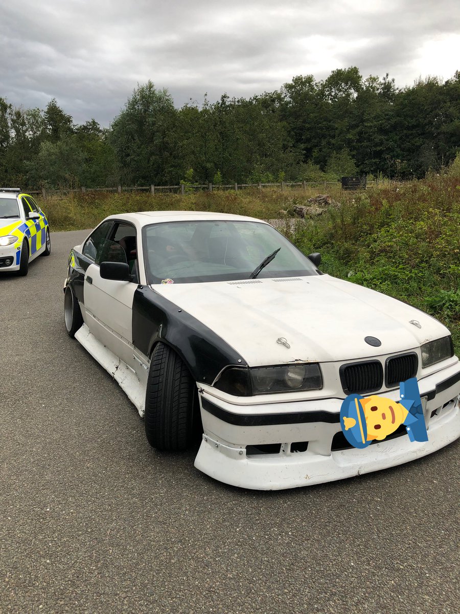 NSRAPT's tweet photo. #RCRTWest with the help of Wymondham RAPT stopped this vehicle on the #A11 at #Attleborough a short time ago due to its condition. Various defects found including all 4 tyres being in contact with the wheel arches. Vehicle was subsequently prohibited. #PC880 #RoadSafety https://t.co/h6grveZYTz