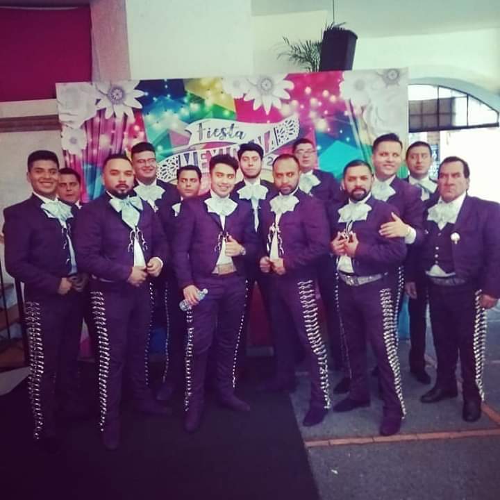 MXMMariachi's tweet photo. Les deseamos un feliz sábado! #MariachiPorElMundo 
No se olviden que cada día es un nuevo comienzo y una nueva oportunidad de cumplir las metas propuestas.
#SinFronteras https://t.co/7m8qIMvY2A