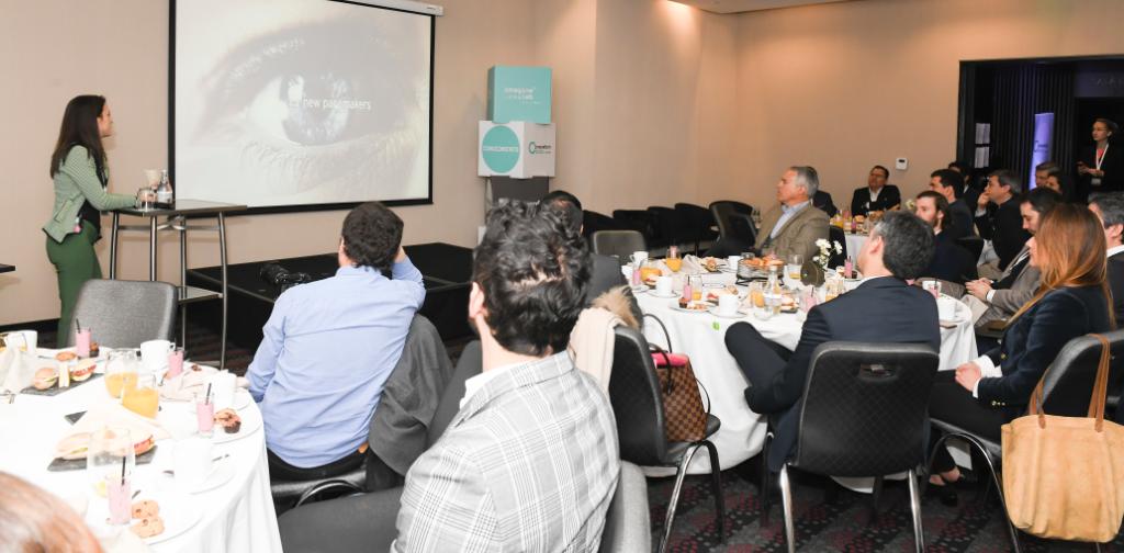 EYChile's tweet photo. [LO+VISTO] Nuestra socia principal, @maca_navarrete_, participó en #InnovationCircle de @imaginelabchile, una instancia donde expuso frente a representantes de empresas y startups sobre la estrategia digital y los desafíos que deberán enfrentar ante la transformación tecnológica https://t.co/5hHl7Ps9HJ