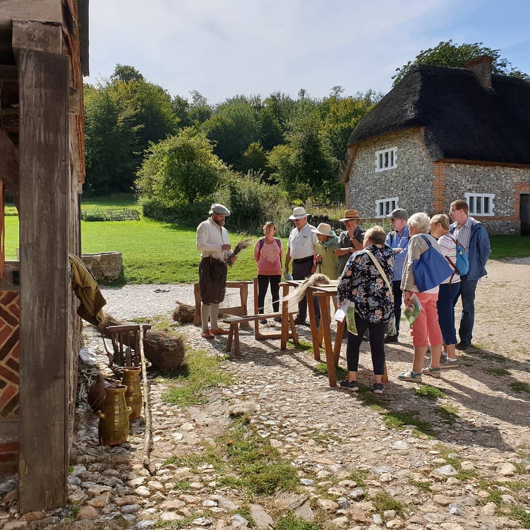 heritage_notes's tweet photo. Historic Life #textiles weekend @WealddownMuseum with many great demonstrations from team incl. @Tudor_Group @WillDyke1 @sallypointer
#wdlm #historicclothing #nalbinding #inkleloom #naturaldyes #flax #linen #wool https://t.co/MFhYMrVe7T