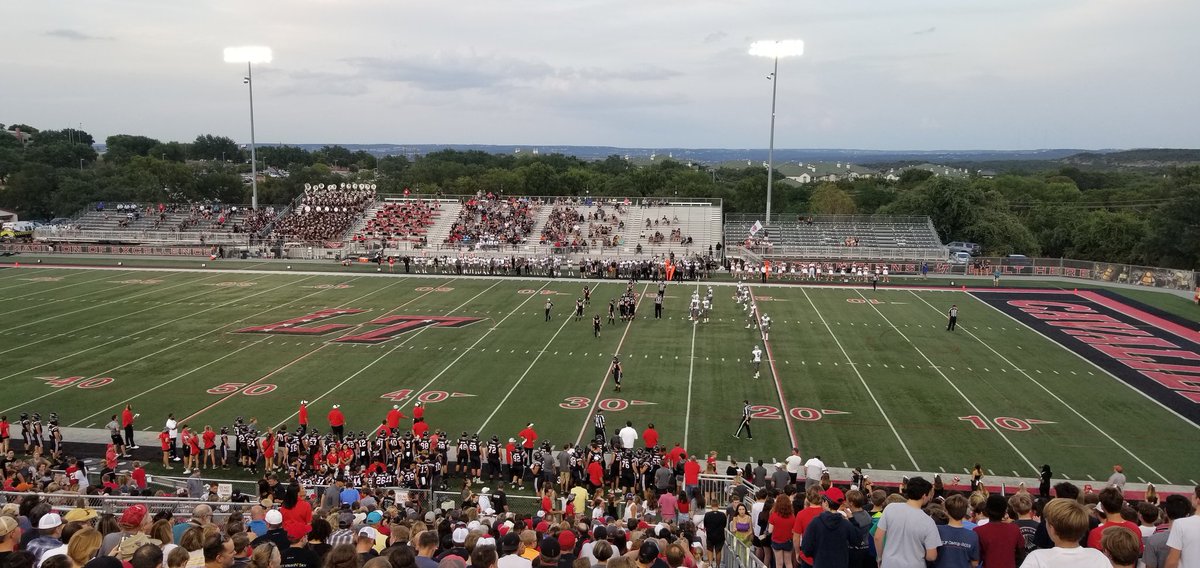 jeffdowns6464's tweet photo. Lake Travis gets upset #HornsHS https://t.co/2oiw4uMRGK