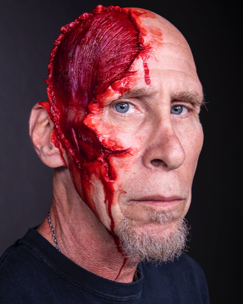 MakeupArtistmag's tweet image. Wow; that would've hurt! 😱 Amazing make-up FX work by Michael Davy at @IMATS Atlanta 2018!
.
.
.
#prosthetics #imats #makeupshow #makeupexpo #makeupcon #moviefx #makeupfx #gore #horror #scary #halloween #halloweeninspo #costumeinspo #blood #fakeblood #imatsatlanta #atlantamua