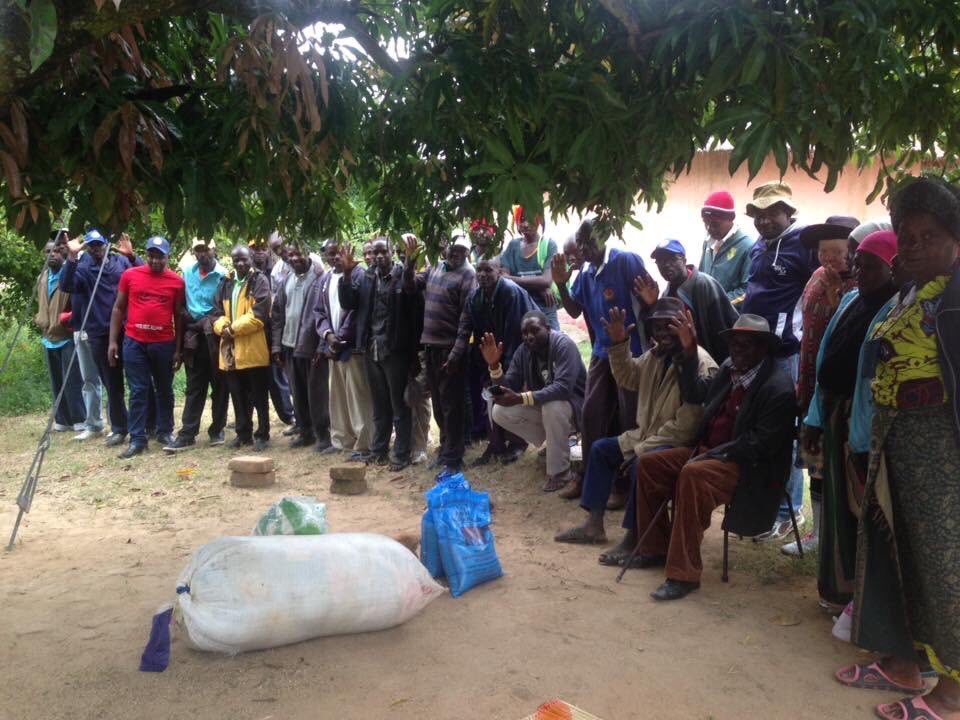 OfficialFridaWd's tweet photo. This weekend we are strengthening and stabilizing the Party from the village to the branches as @mdczimbabwe Go rural. 
#Musangano Ku Branch 

@MDCAllianceZW @BranchMdc https://t.co/GNnSnWgep6