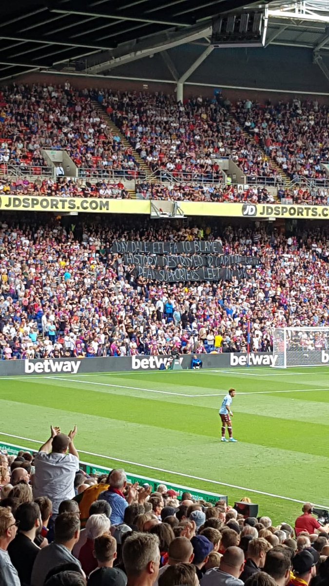 Tpmillz's tweet photo. Great to see that football is a community, and when it comes down to it, We're all in it together! 👏🏻 @efl have let that community down. They could of dealt with the mess those clowns made much better.Not punished a club that has been a part of their history for 125 years #buryfc https://t.co/jSv4qTtC4n
