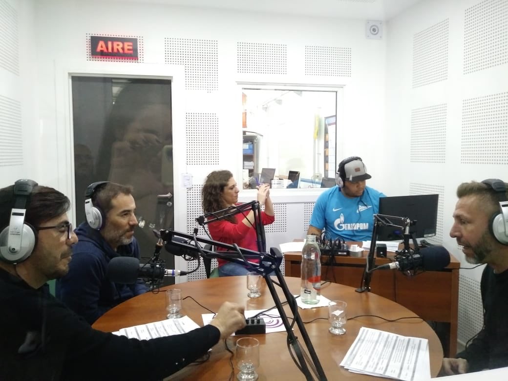 MGuouman's tweet image. Hoy arrancó #ConectaEstudio, la radio de la Secretaría de Extensión del #CBC de @UBAonline #UBA. Felicitaciones @camilovedia por este logro!