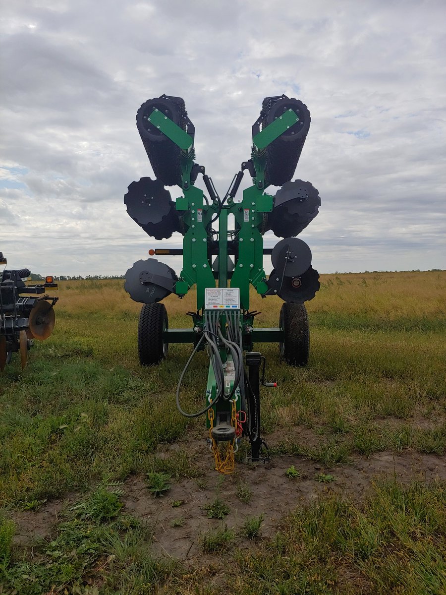 thiessen_ag's tweet photo. The new @KLineAgUSA 21' Powerflex Speedtiller has arrived, equipped with rubber rollers to suit a variety of conditions.  Available to rent at  @thiessen_ag call or msg 204-825-0170.
#tillage19 #Flaman #Rental #WestCdnAg #MBag https://t.co/Zsg3ZD204B