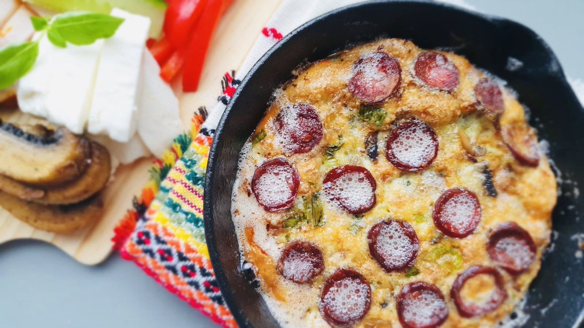 CookwithAna's tweet photo. Mushroom and smoked sausage frittata is perfect for a weekend breakfast #cookwithanamaria #blogger #food #recipes #RecipeOfTheDay #WeekendBreakfast https://t.co/ZO3Ablx1P1