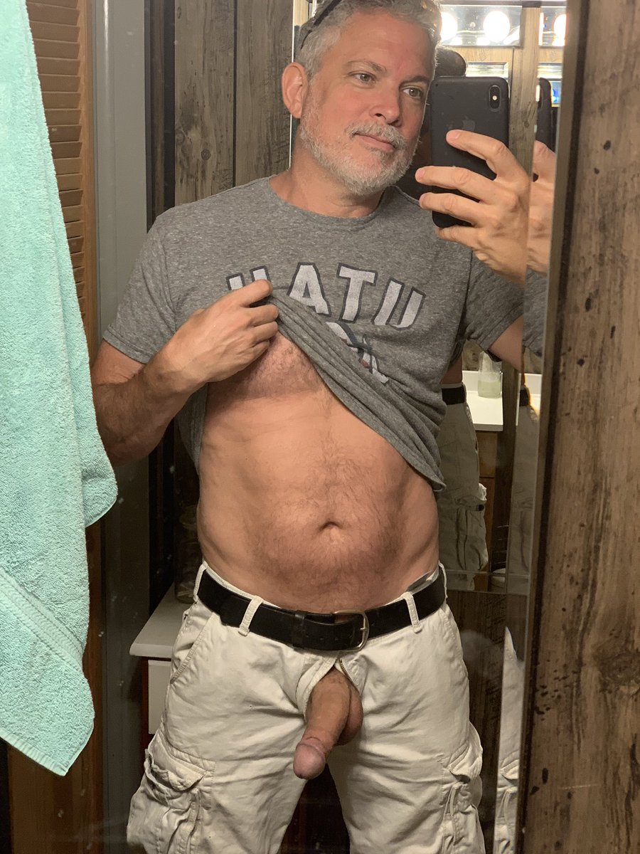 themaverickmen's tweet photo. I think I prefer my “dad bod” like this a solid 190lbs my last weight was 170 I feel better thicker ! What do u prefer ? Send me ur progress pics :) https://t.co/OIBNCDkqZh