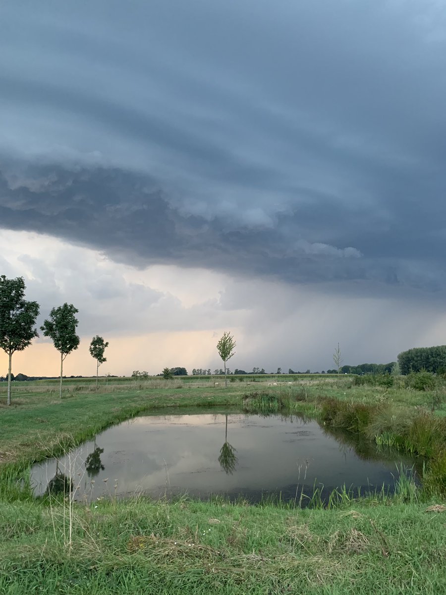 Fanatic_NL's tweet photo. Storm #heteren #stcnl https://t.co/h8kHX77ZM9