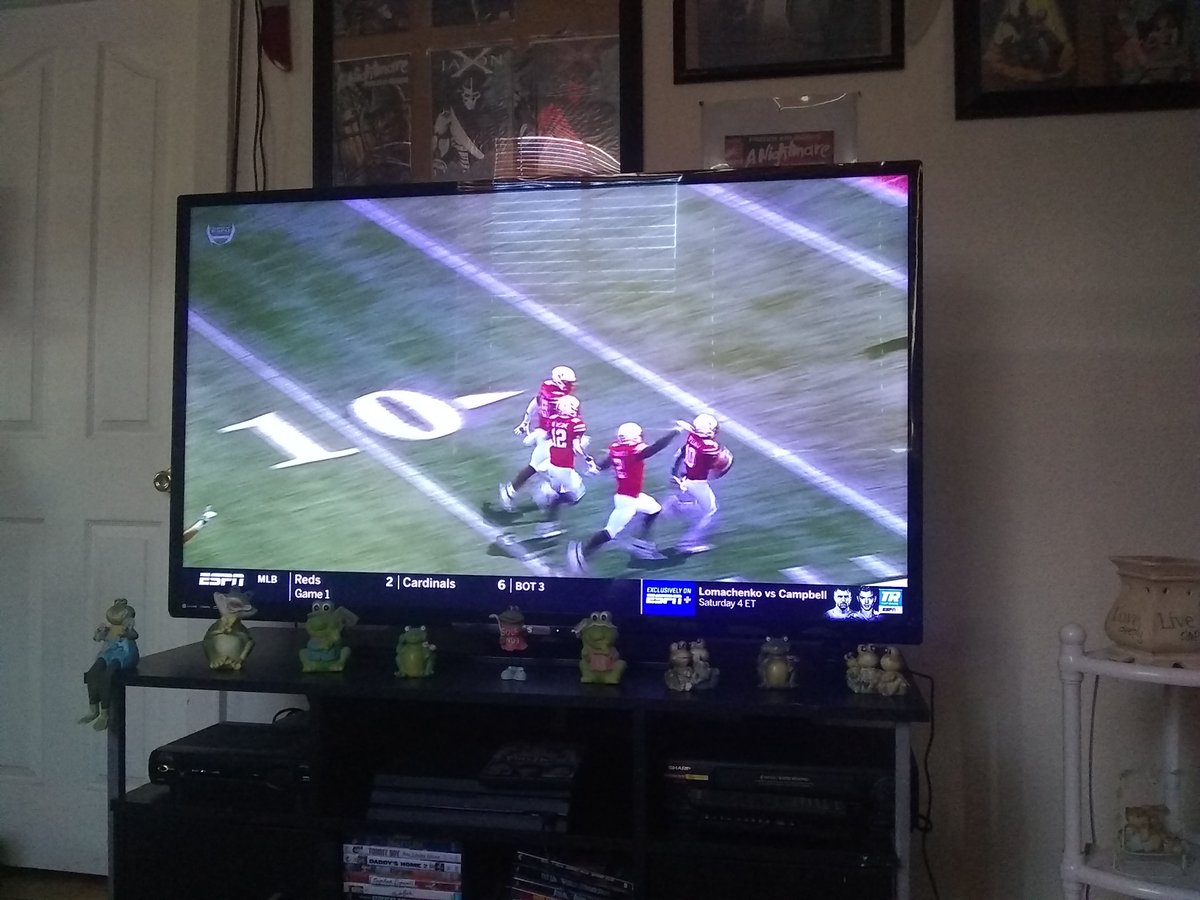 bwarriola's tweet photo. Touchdown Nebraska 😁..that guy is so fast.... Here in Nebraska we love our football and fast internet speeds and nothings faster than Allo speeds. Go big red. #allofiber https://t.co/8tHW4gGMog